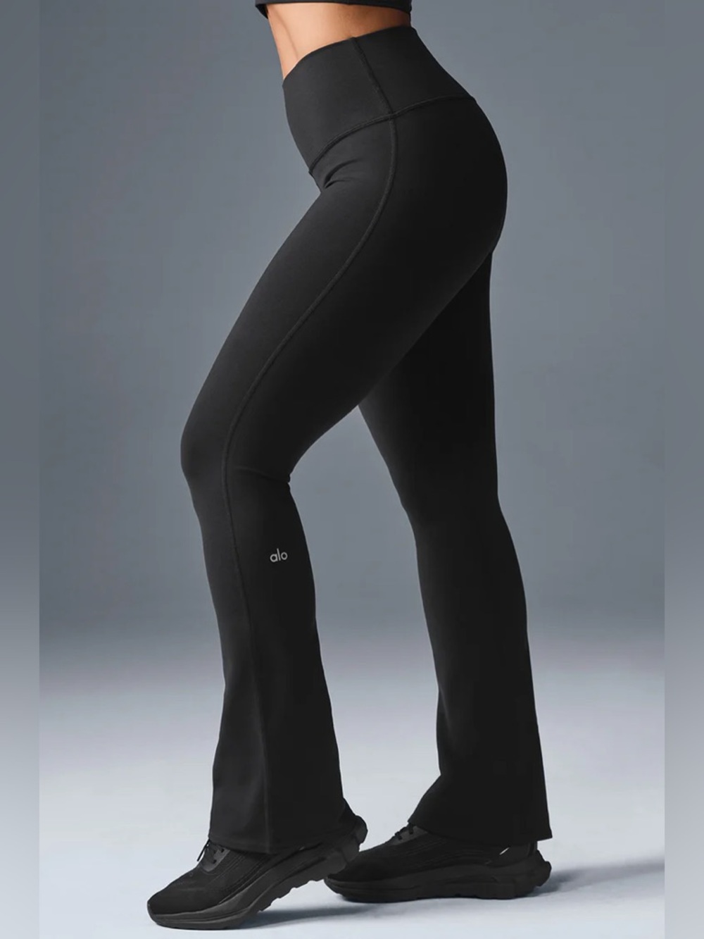 ALO Yoga airbrush leggings 

Size XXS. Color black